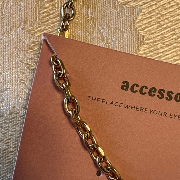 Gold Heart Pendant Necklace - Picture 7 of 7